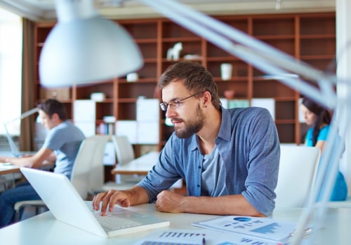 Come Scrivere un CV Efficace per il Mercato del Lavoro a Dubai
